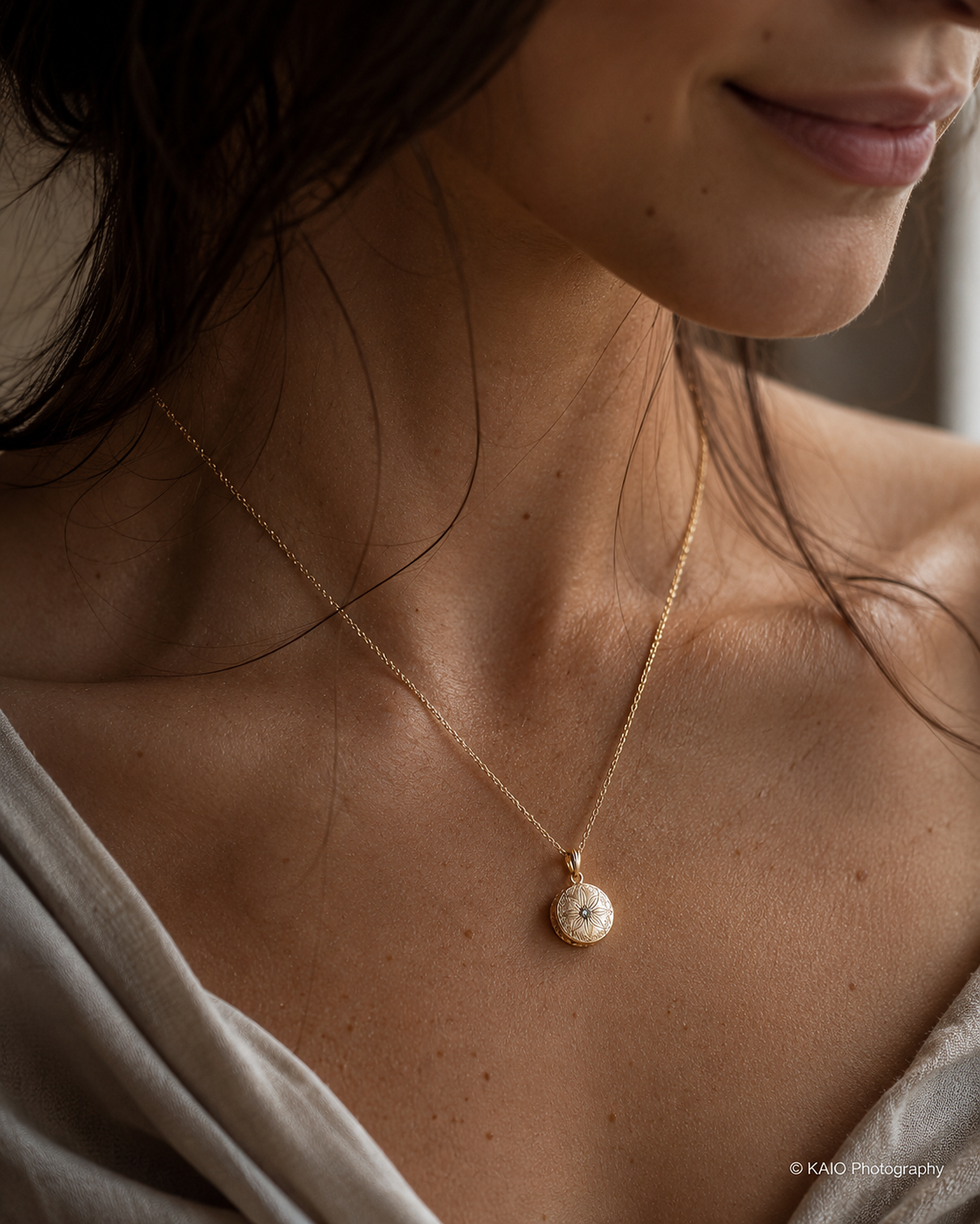 Fine gold pendant necklace